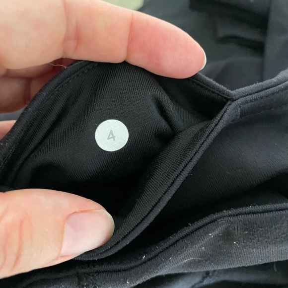 Lululemon skinny groove leggings in black, size 4 - Picture 6 of 8